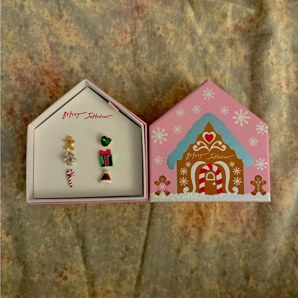 NEW Betsey Johnson mismatched holiday earrings